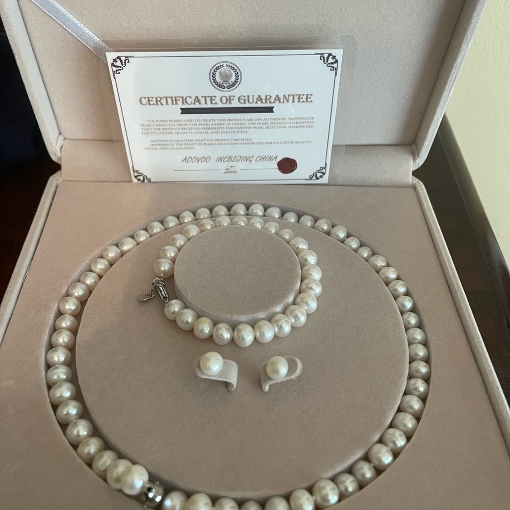 Elegant Pearl Jewelry Set